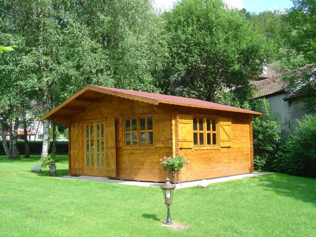 Chalets bois en kit, à monter soimême L'Européenne de chalets — free download