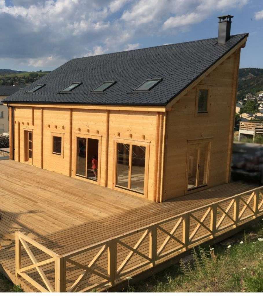 Maisons en bois massif livrées en kit - L'Européenne de Chalets